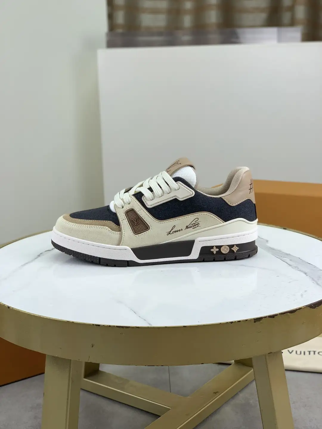 Classic Couple Sneakers - Top Version, 2 Colors image 1