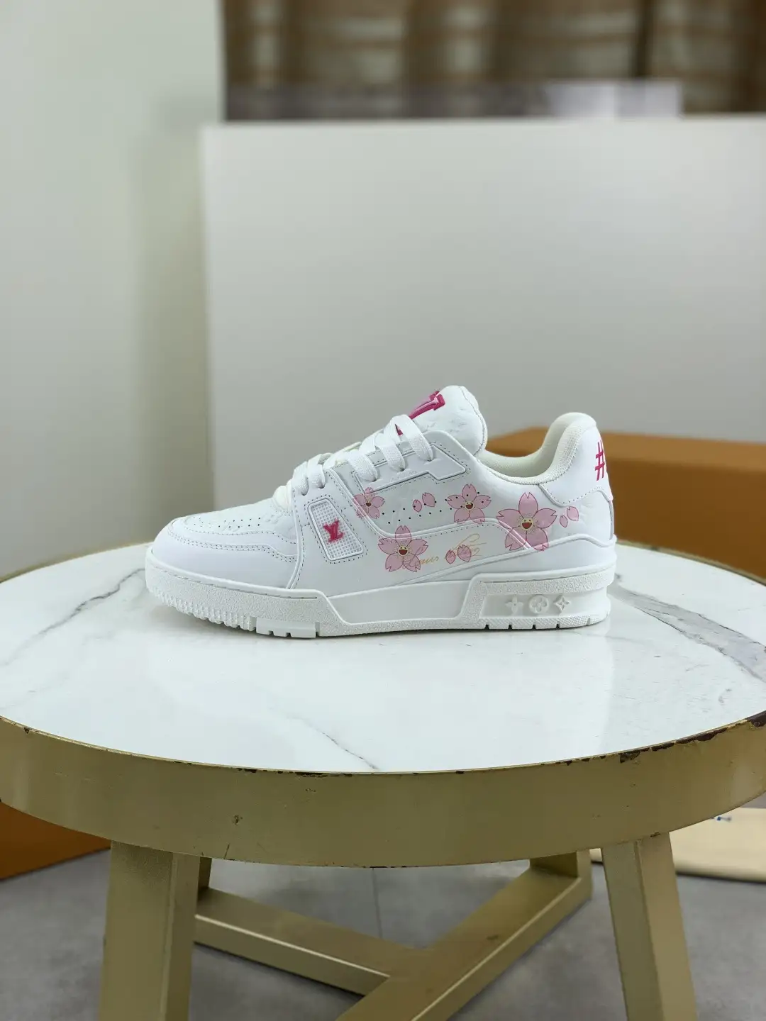 Classic Casual Shoes for Men and Women image 1