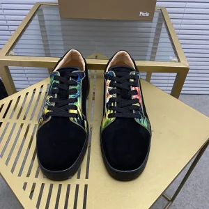 Unisex Casual Skate Shoes with Tropical Print Accents image 1
