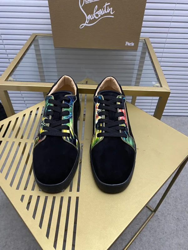 Unisex Casual Skate Shoes with Tropical Print Accents image 1