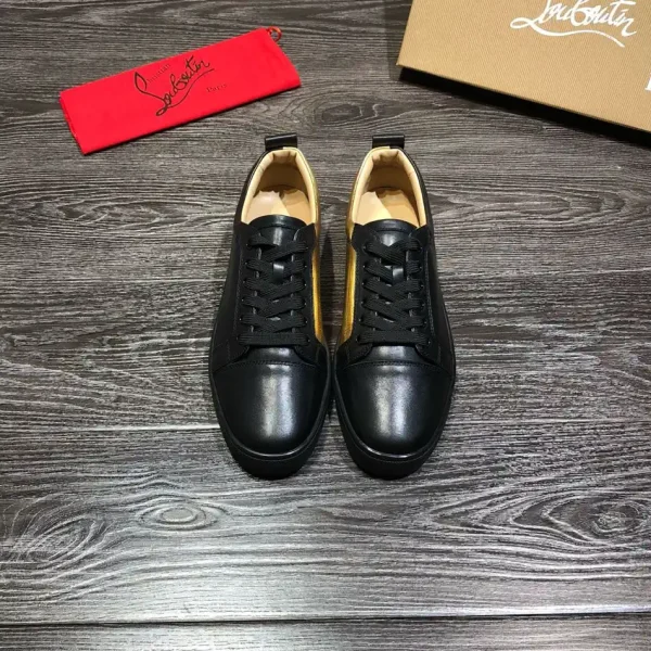Men's Casual Skate Shoes with Gold Side Accents image 1