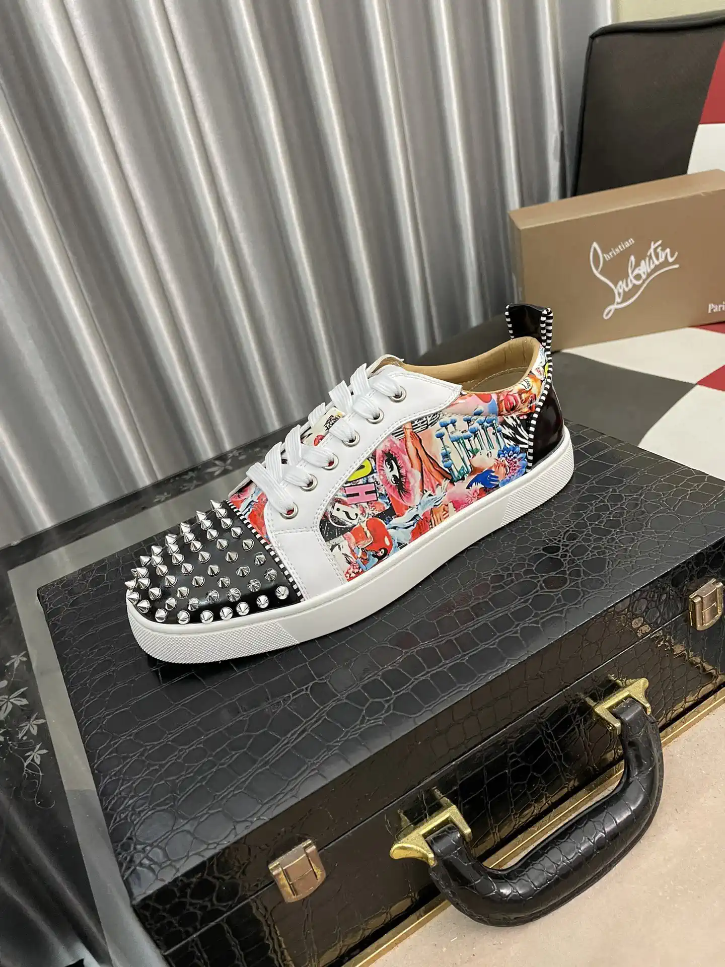 Spiked Toe Graffiti Print Casual Sneakers image 1