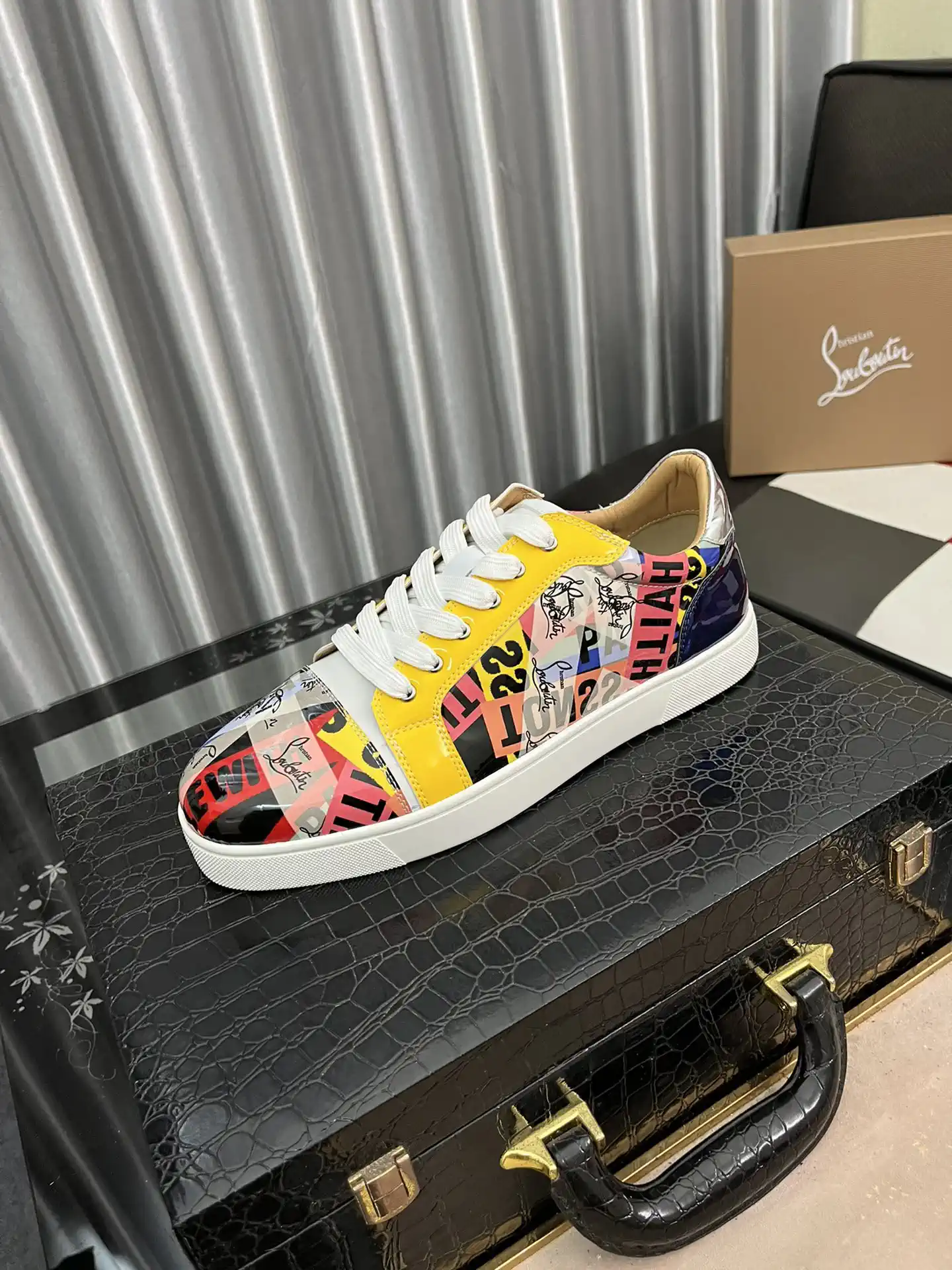 Multicolor Graphic Casual Skate Shoes image 1