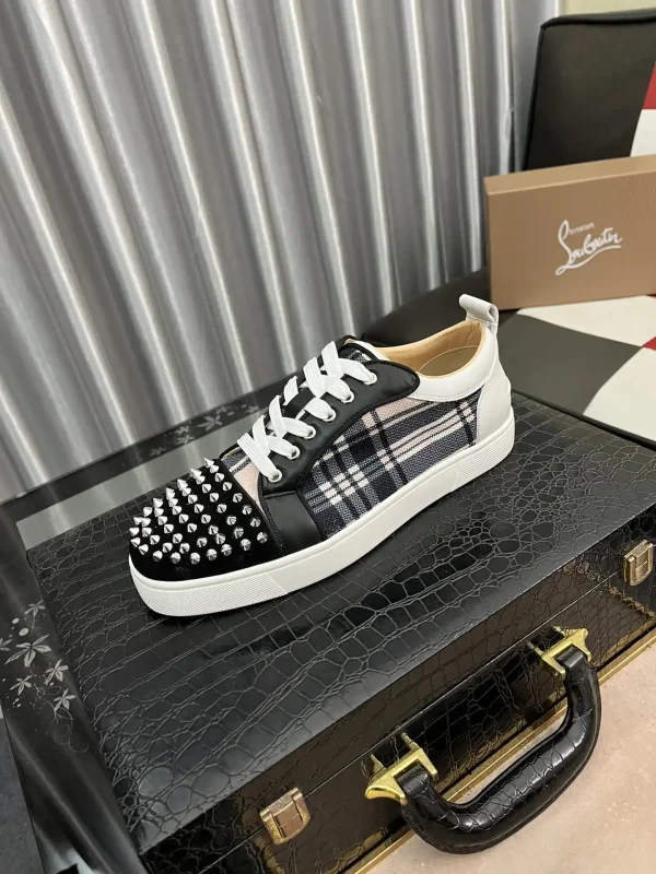 Spiked Toe Plaid Casual Skate Shoes image 1