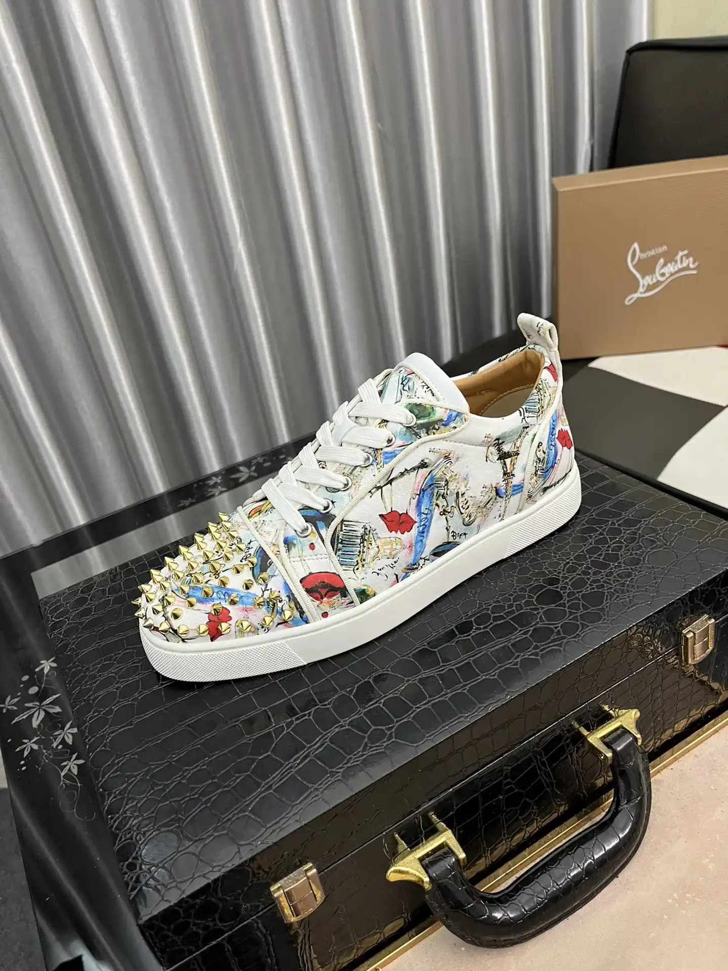 Printed Spike Toe Casual Sneakers image 1