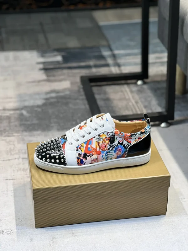 Men's Casual Skate Shoes with Spiked Toe and Graphic Print image 1