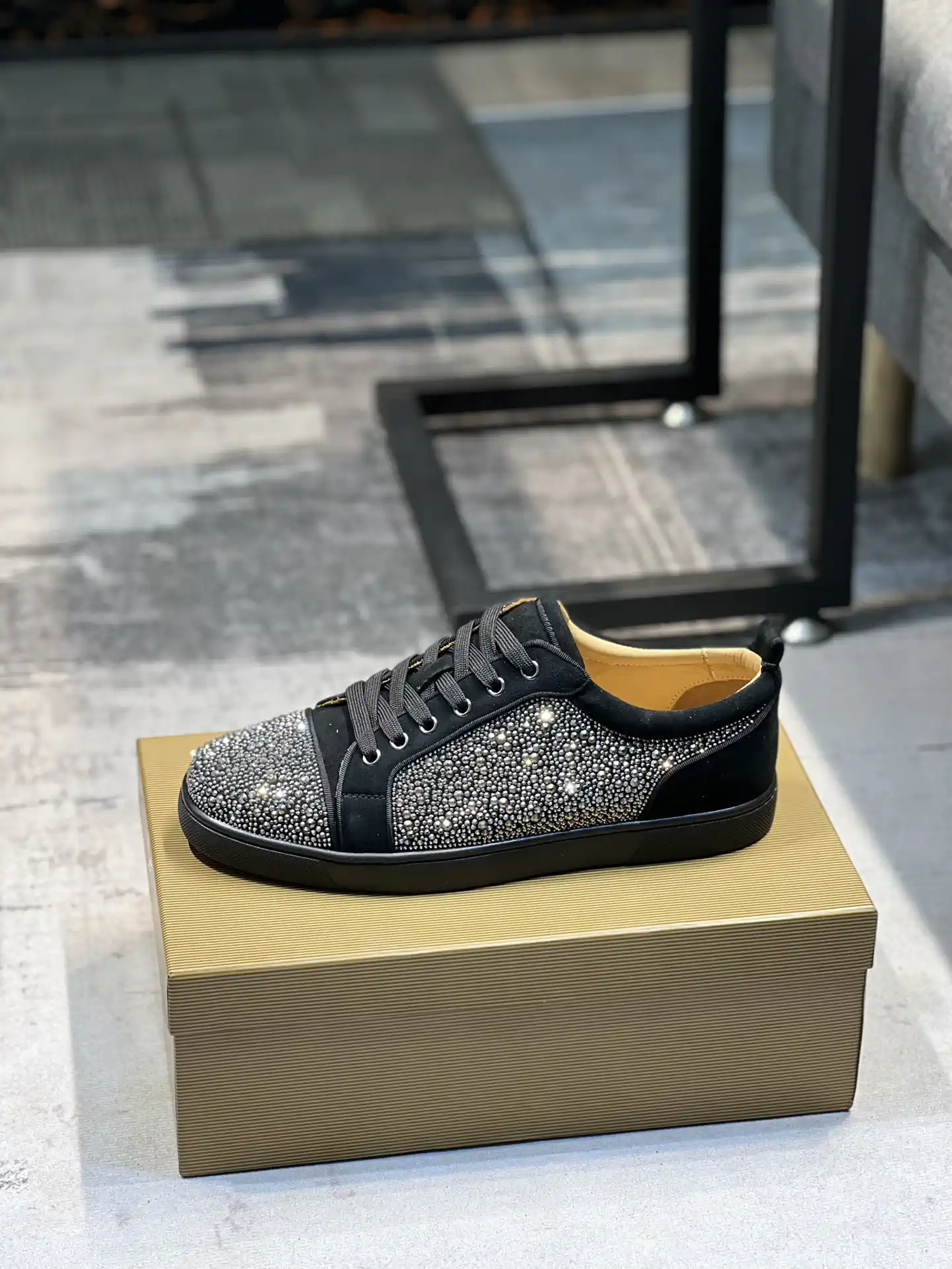 Men's Rhinestone Decor Casual Skate Shoes image 1