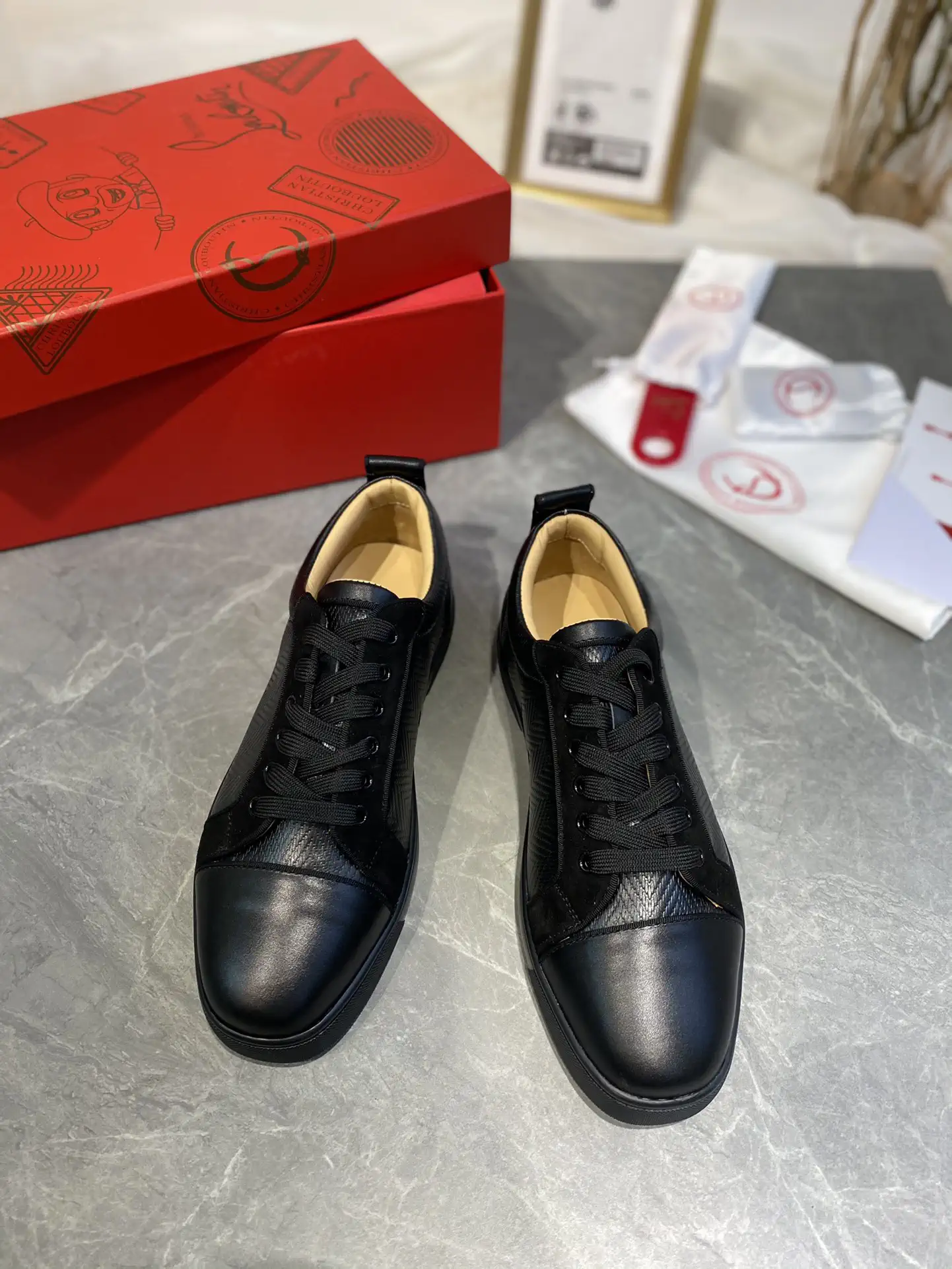 Low-top Striped Black Color-block Sneakers image 1