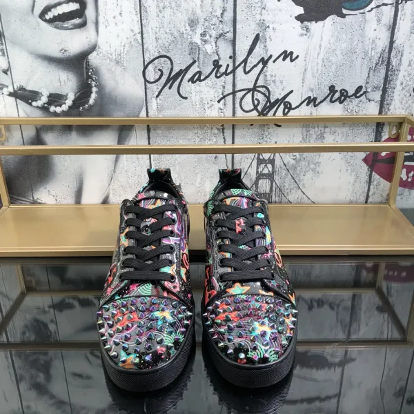 Men's Casual Skate Shoes with Studded Toe and Colorful Print image 1