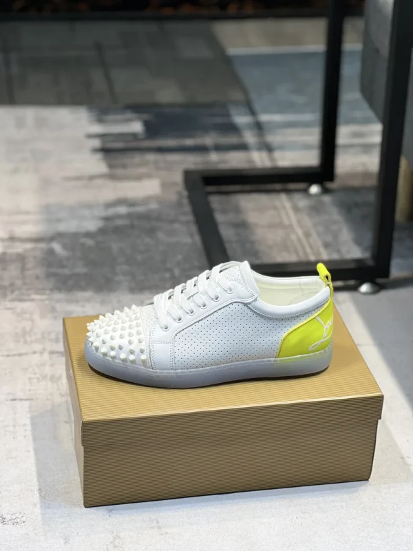Men's Casual Skate Shoes with Spiked Toe image 1