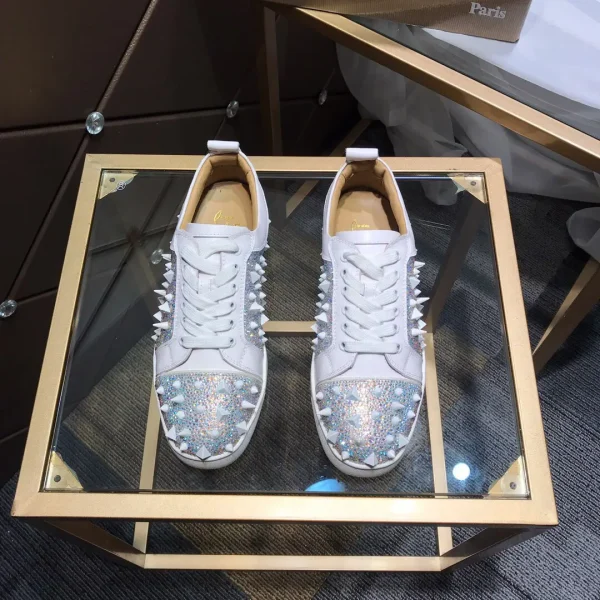 Men's Casual Skate Shoes with Spiked Glitter Details image 1