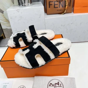 Women's Erjiu Plush Slippers image 1