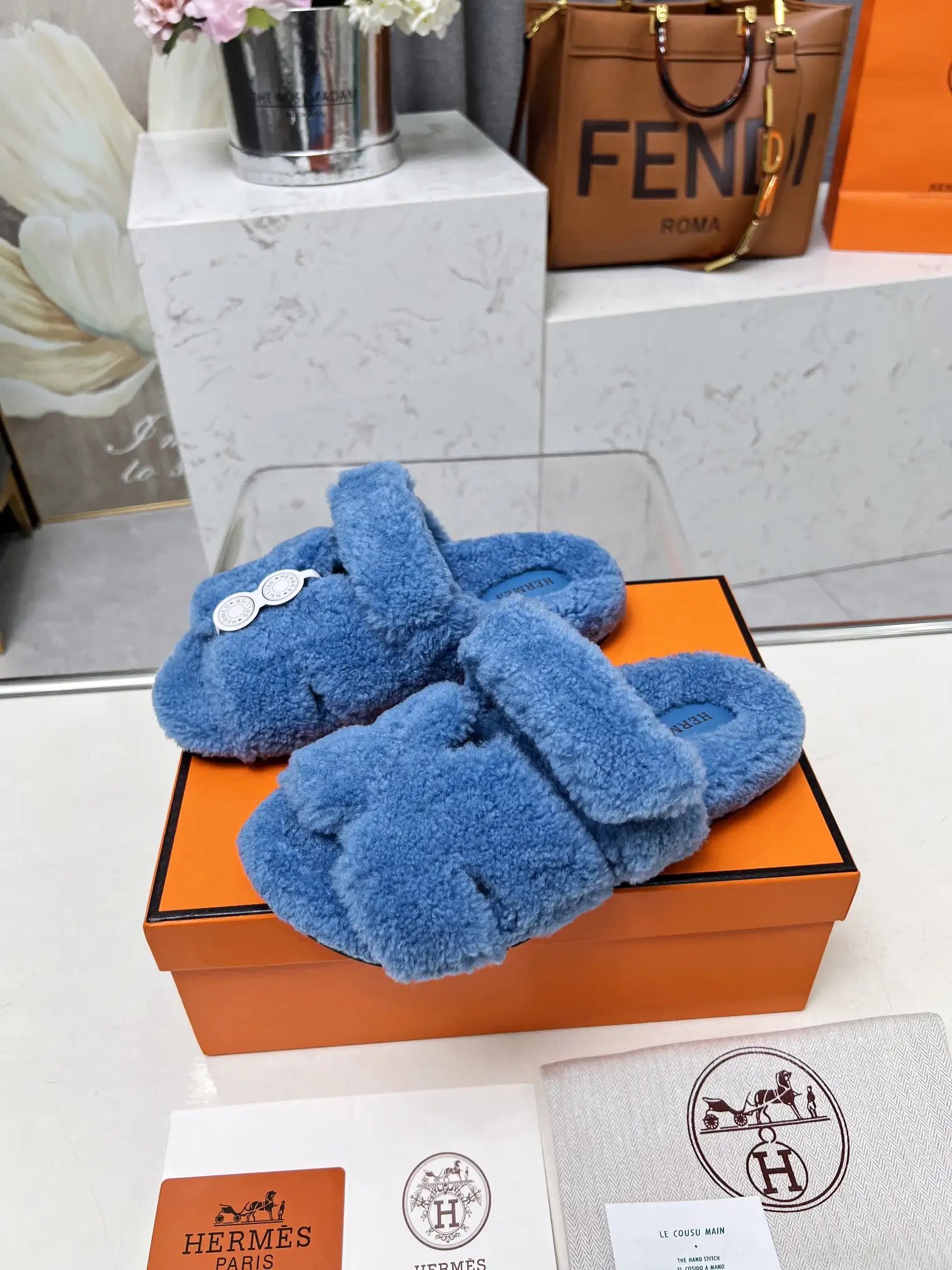 Women's Plush Slippers image 1