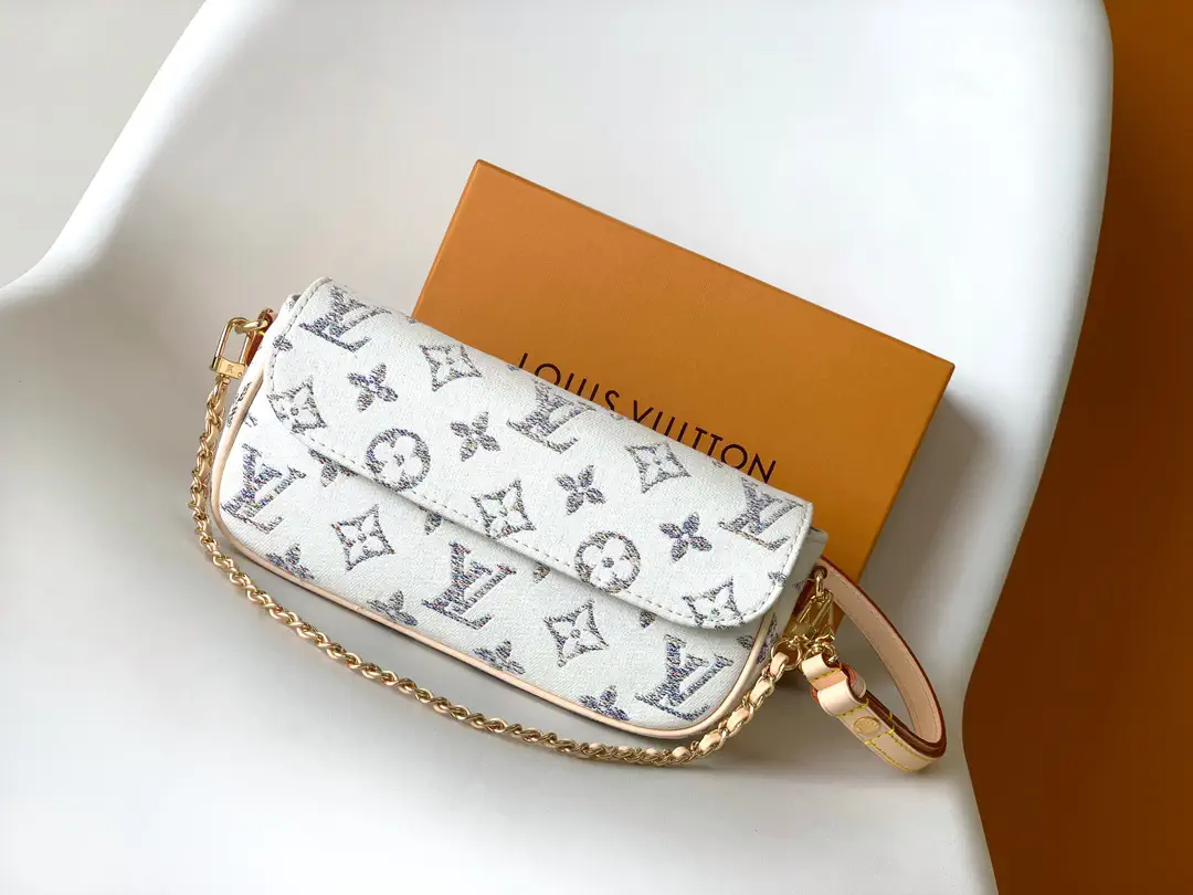Louis Vuitton Monogram Wallet on Chain Ivy Bag image 1