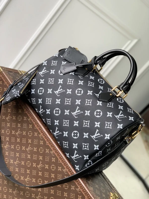 Louis Vuitton Speedy P9 Bandoulière 40 Monogram Leather Bag image 1