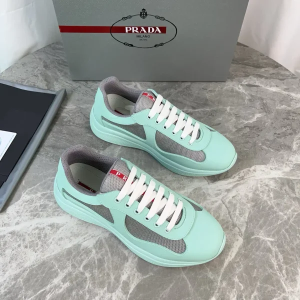 Classic Low-Top Casual Shoes image 1