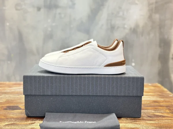 Men's Triple Stitch Deerskin Casual Slip-On Shoes image 1