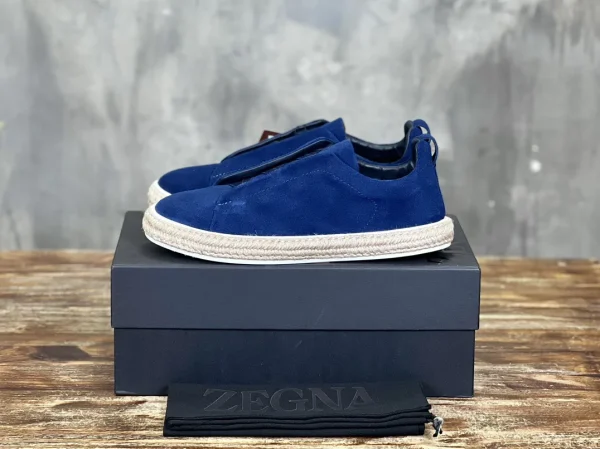 Men's Triple Stitch Low Top Slip On Casual Sneakers image 1