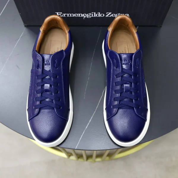 Men's Navy Leather Low-Top Sneakers image 1