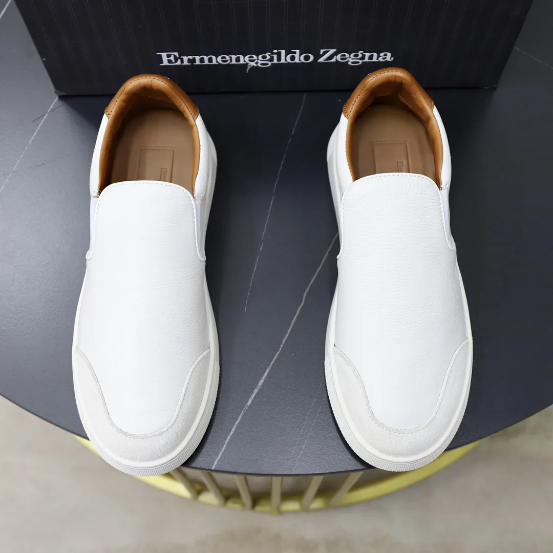 Men's Slip-On Casual Shoes image 1
