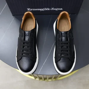 Men's Leather Low-Top Sneakers image 1