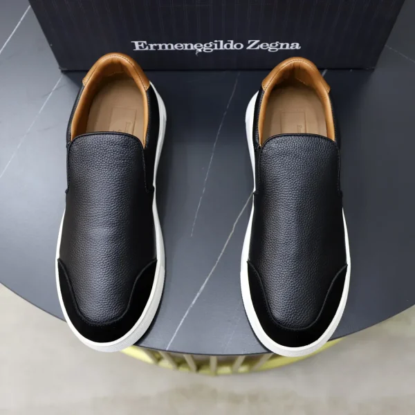 Men's Slip-On Casual Shoes image 1