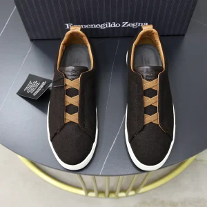 Men's Slip-On Casual Shoes image 1