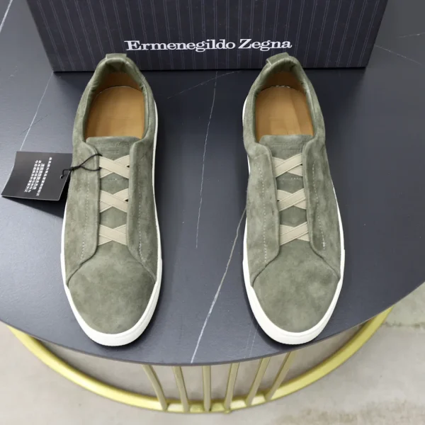 Men's Slip-On Casual Shoes image 1