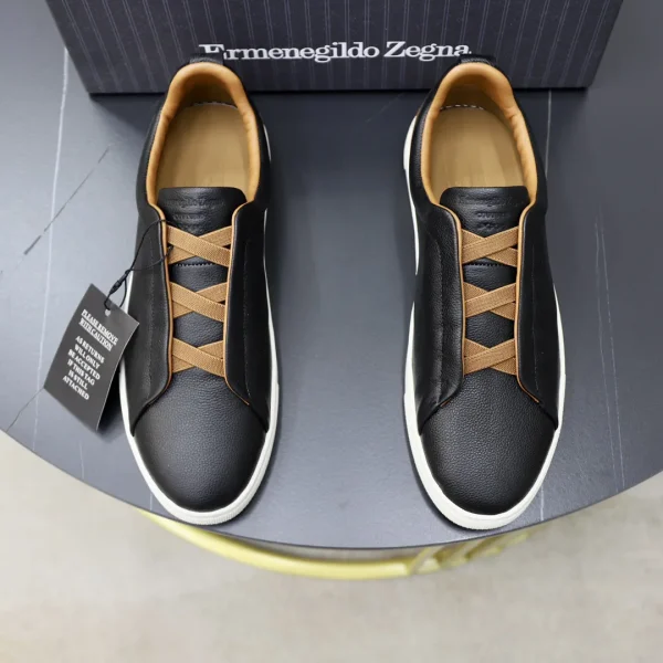 Men's Low-Top Casual Sneakers image 1