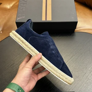 Triple Stitch Low Top Casual Shoes image 1