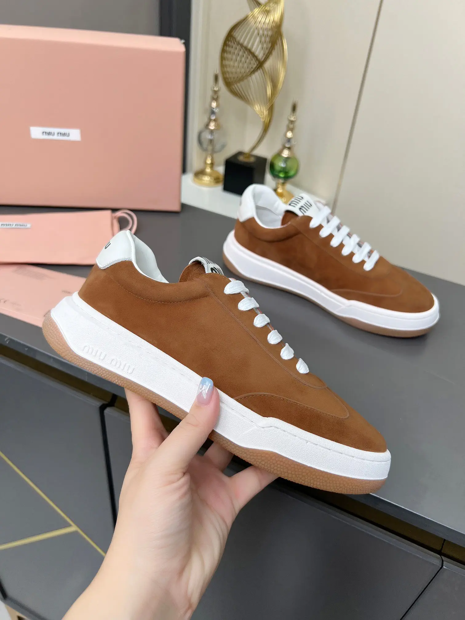Women's Casual Retro Sneakers image 1