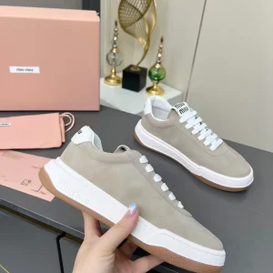 Women's Casual Low-Top Sneakers image 1