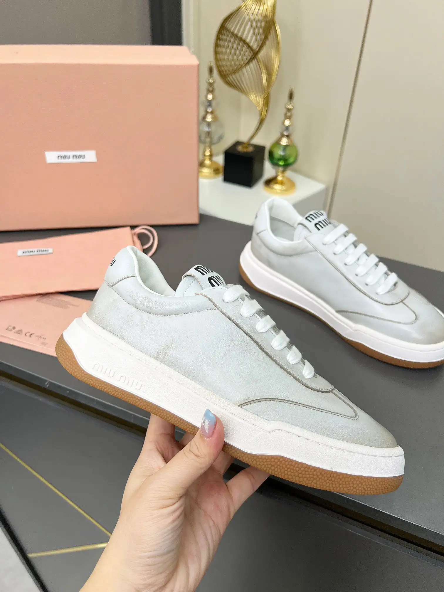 Women's Casual Retro Sneakers image 1