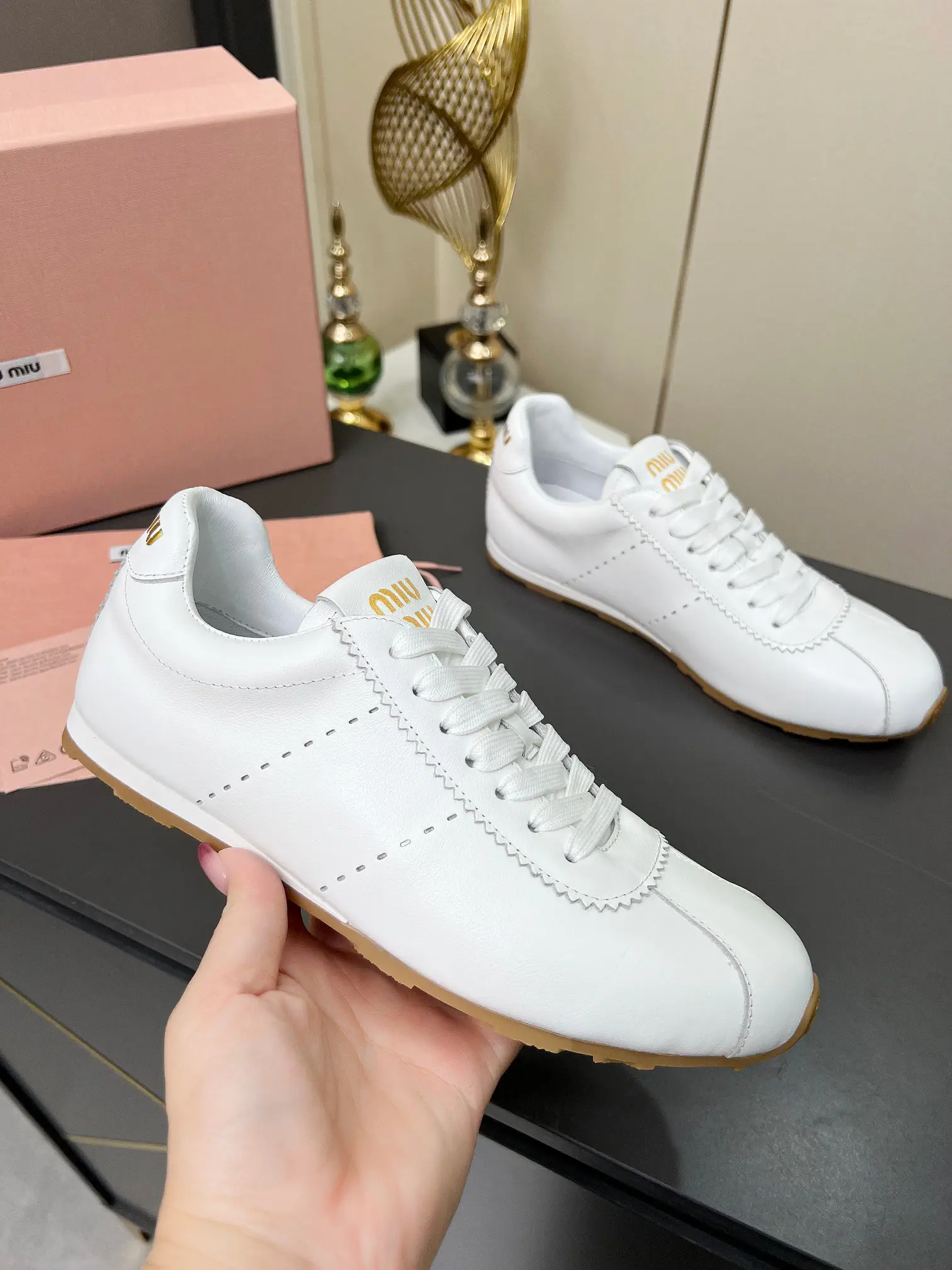 Women's Casual Leather Sneakers image 1