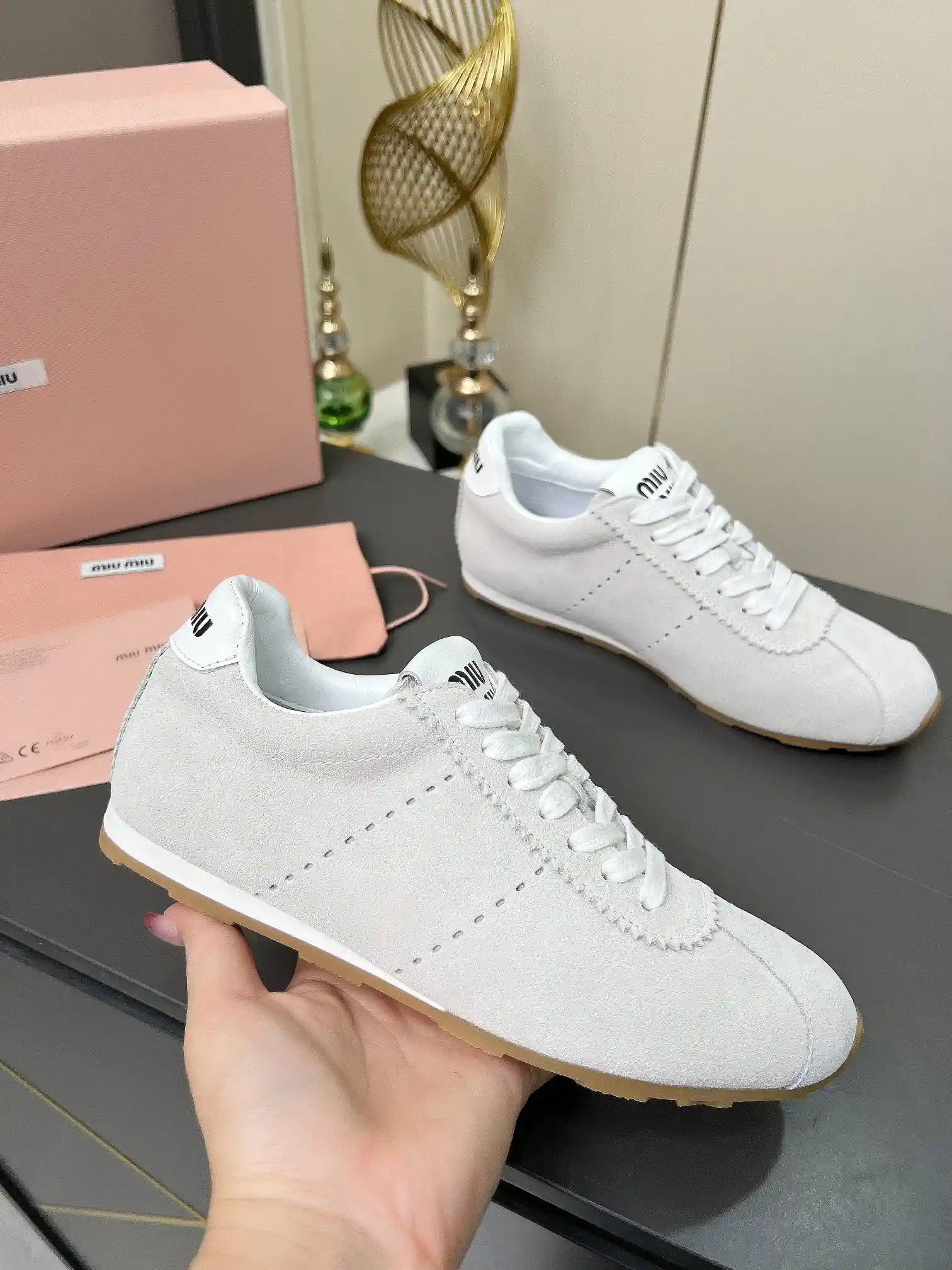 Women's Vintage Casual Sneakers image 1