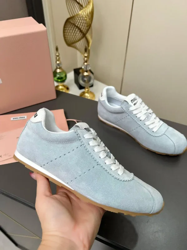 Women's Casual Vintage Distressed Sneakers image 1