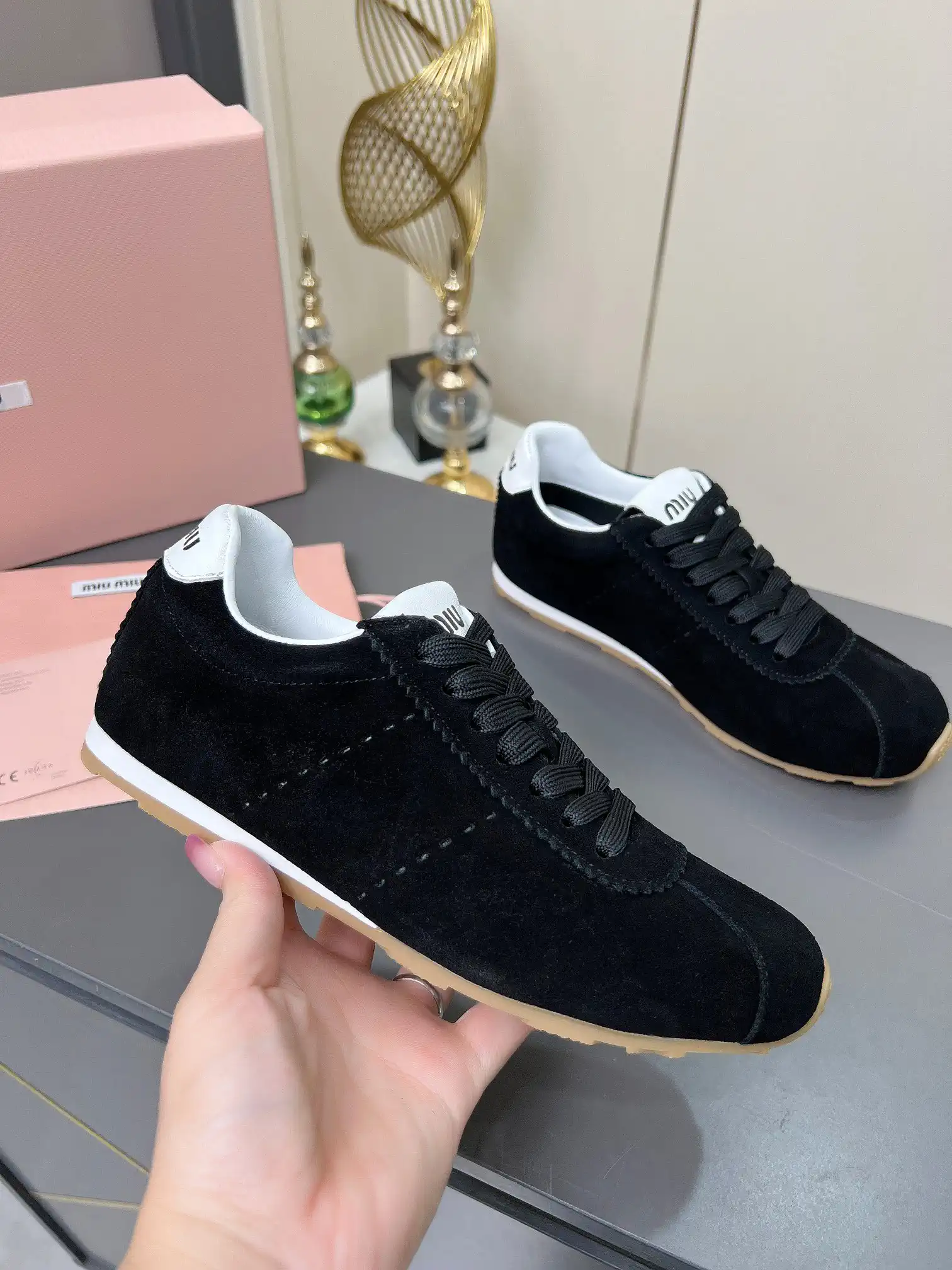 Women's Vintage Distressed Casual Sneakers image 1