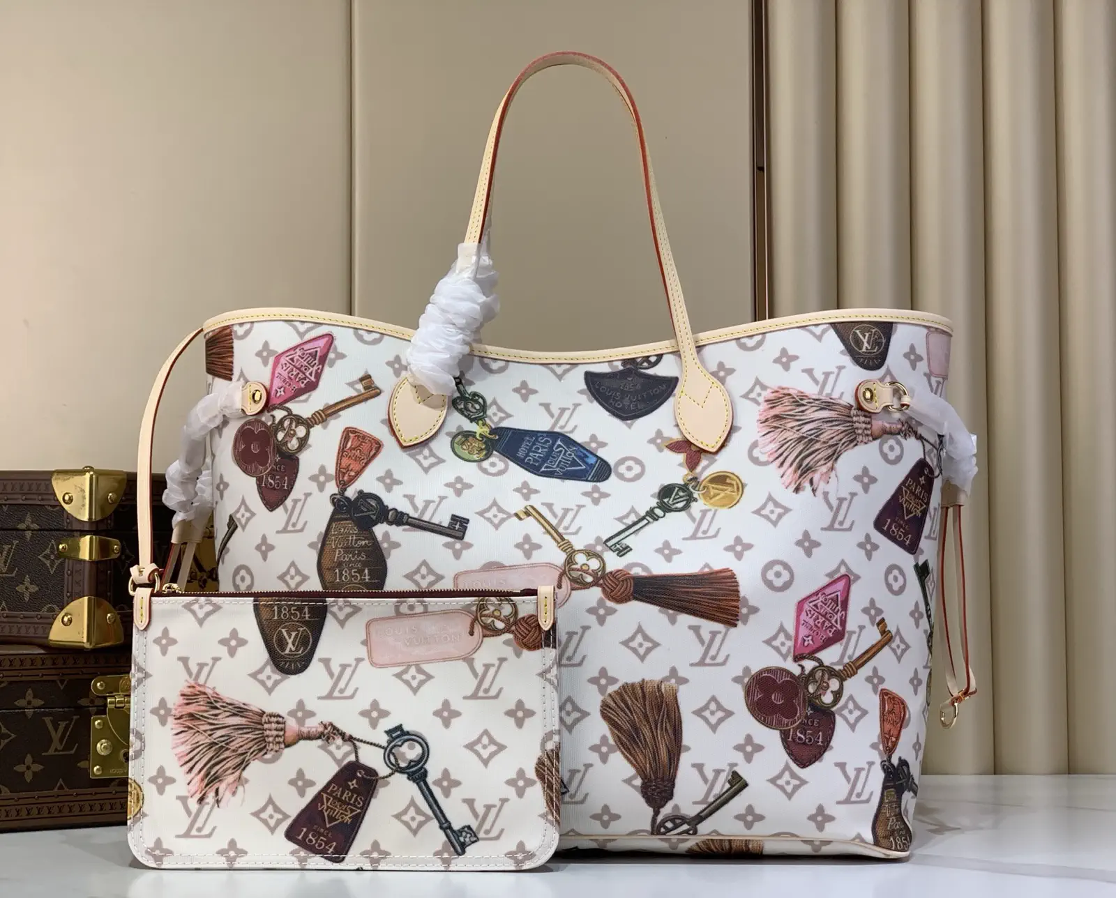 Louis Vuitton Neverfull GM Tote Bag with Key and Tassel Print image 1