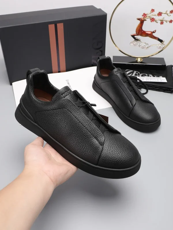 Men's Low Top Leather Sneakers image 1