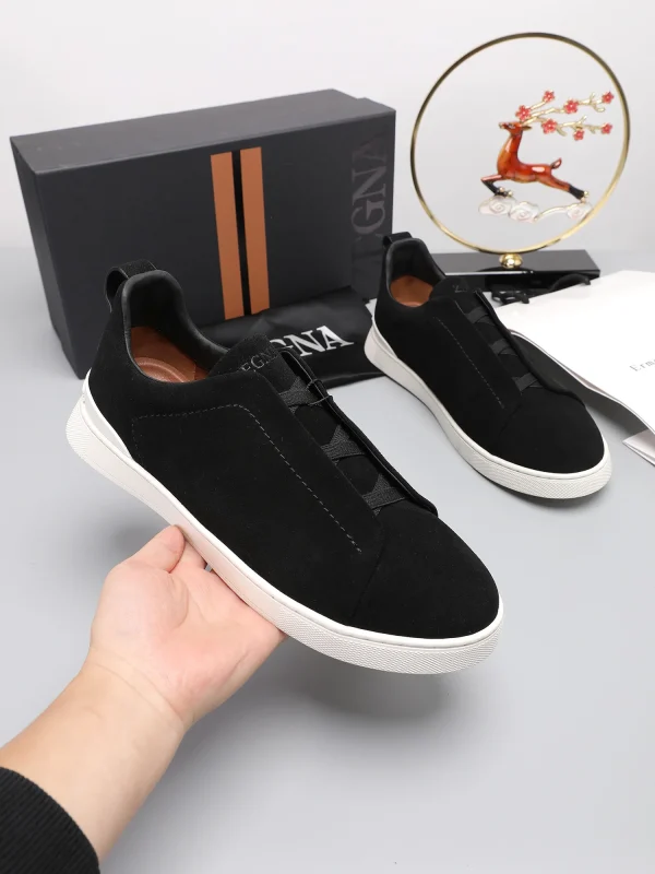 Men's Low Top Leather Slip On Sneakers image 1
