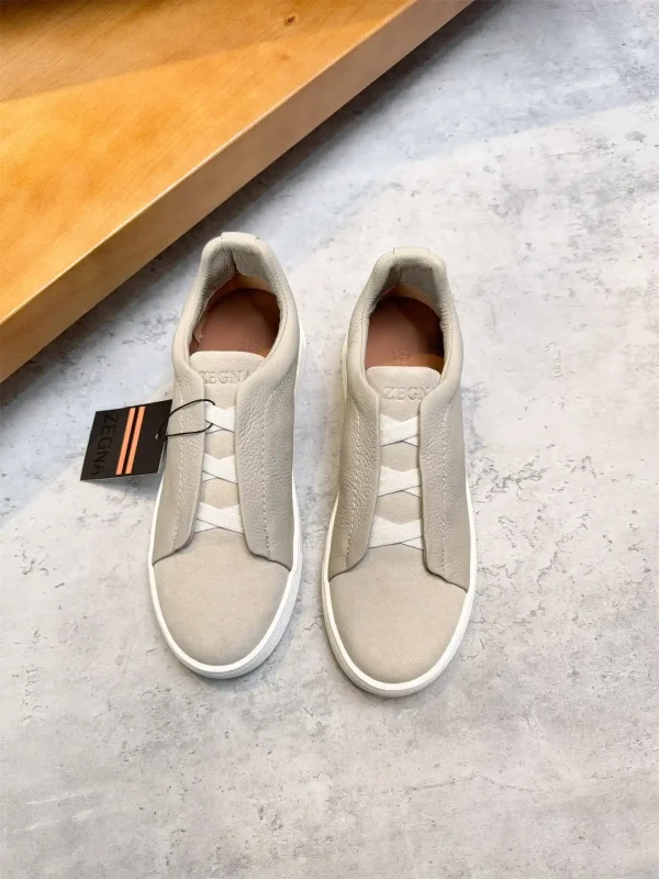 Low Top Casual Sneakers image 1