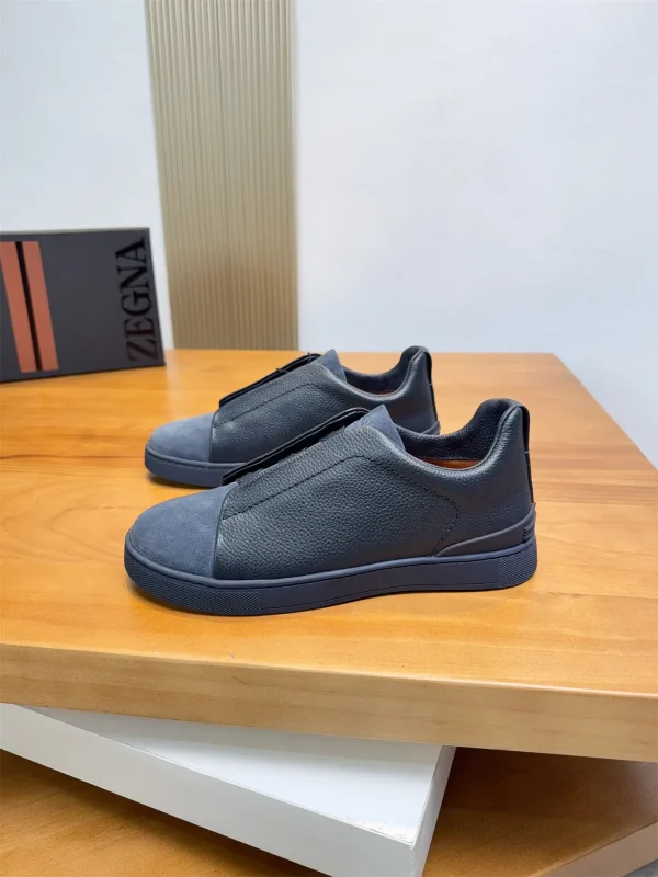 Low-top Casual Shoes image 1