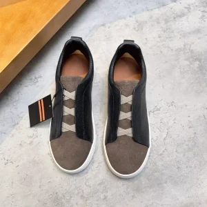 Low-top Casual Sneakers image 1