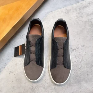 Low-top Casual Sneakers image 1