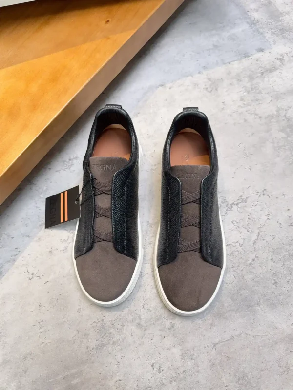 Low-top Casual Sneakers image 1