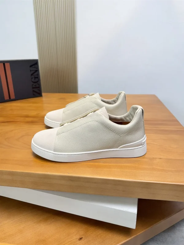 Low-top Casual Shoes image 1