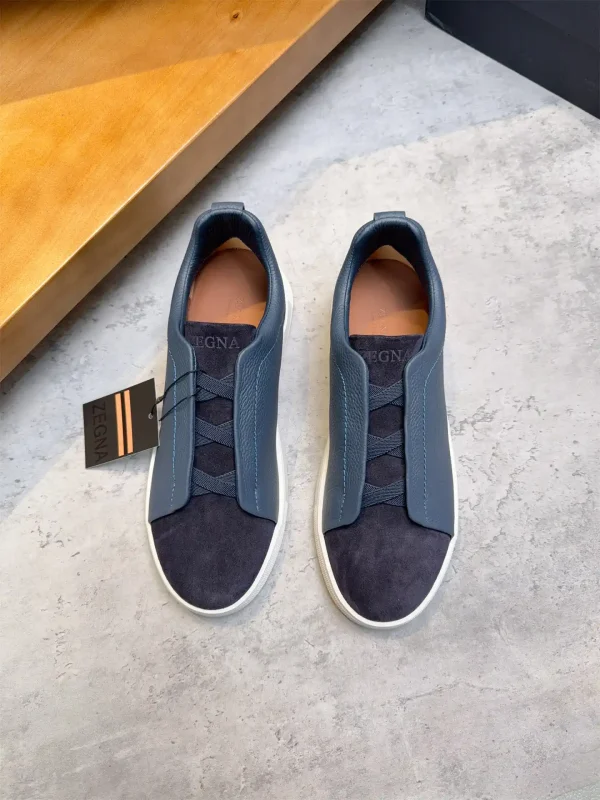 Low-top Casual Sneakers image 1