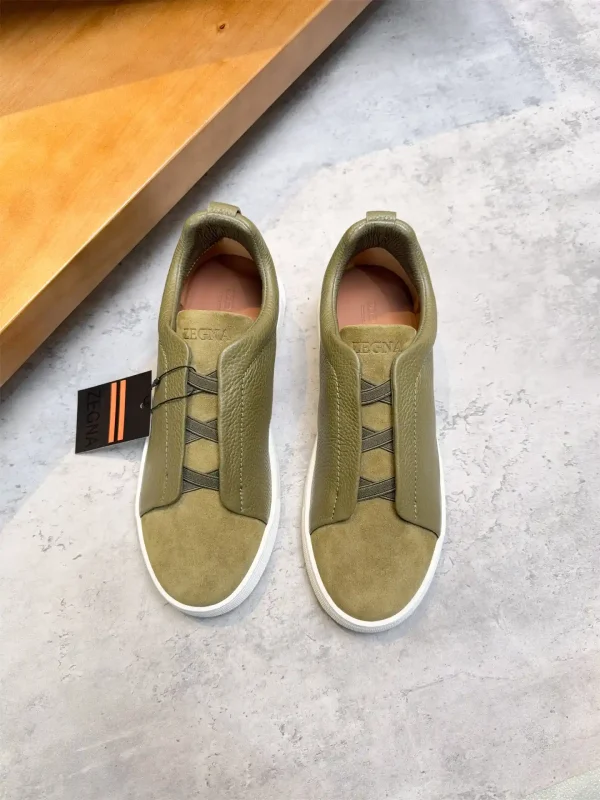 Low-top Casual Sneakers image 1