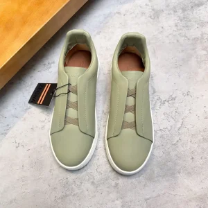 Low Top Casual Sneakers image 1