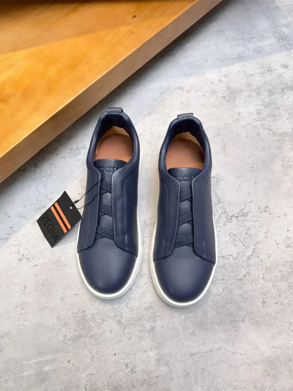 Low-top Casual Leather Sneakers image 1